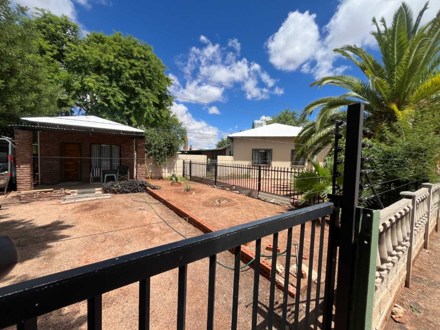 5 Bedroom Property for Sale in Die Rand Northern Cape